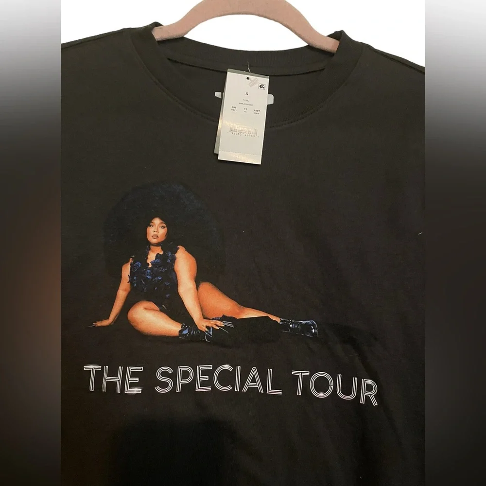 Lizzo 2022 The Special Tour Tee - Size S - Picture 2 of 5